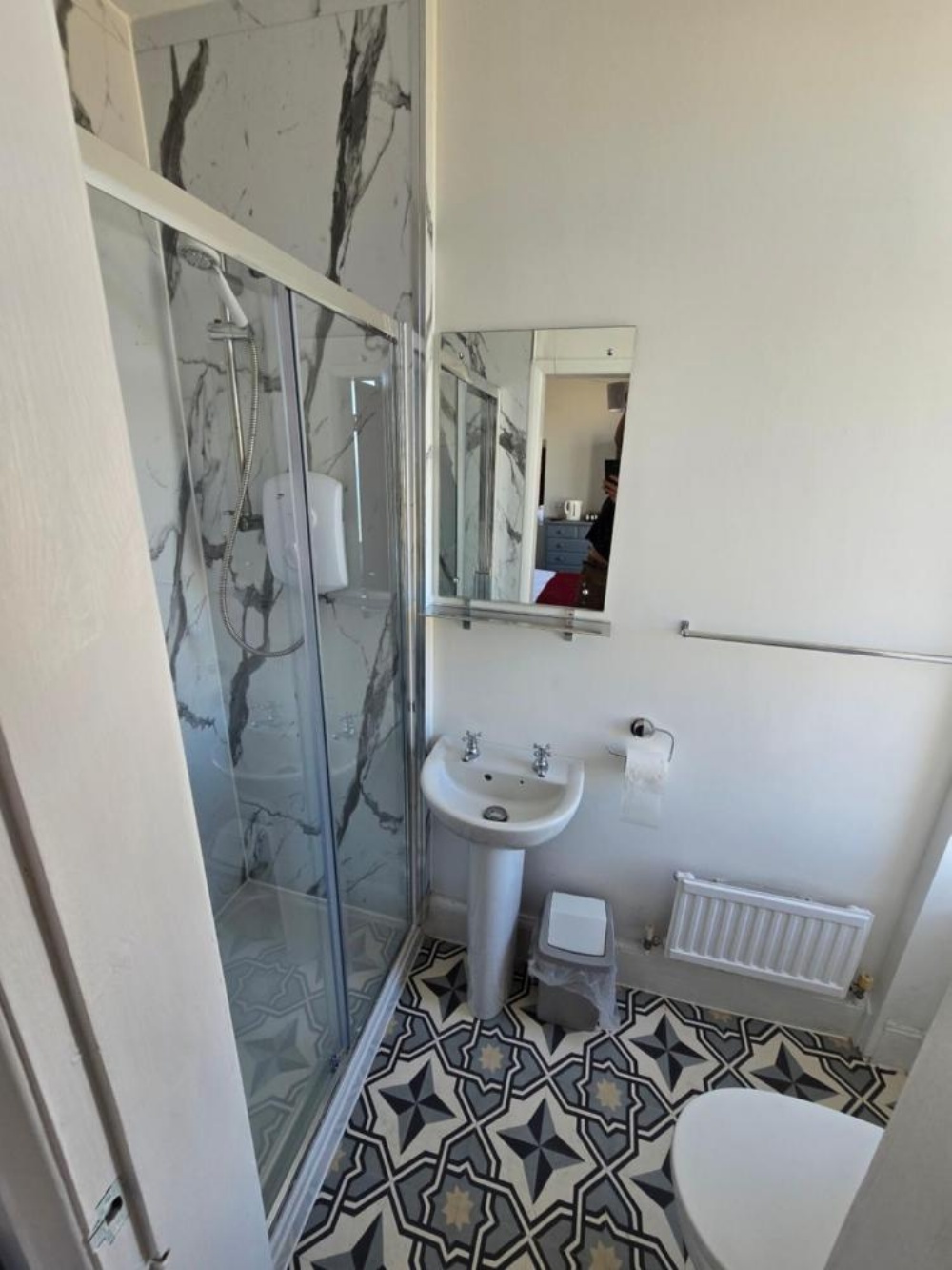 Room image 3