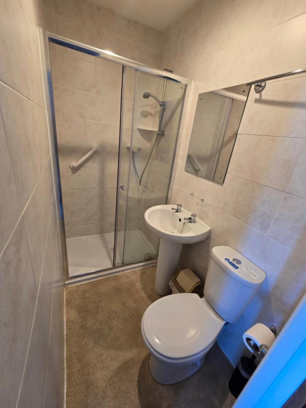 Room image 3