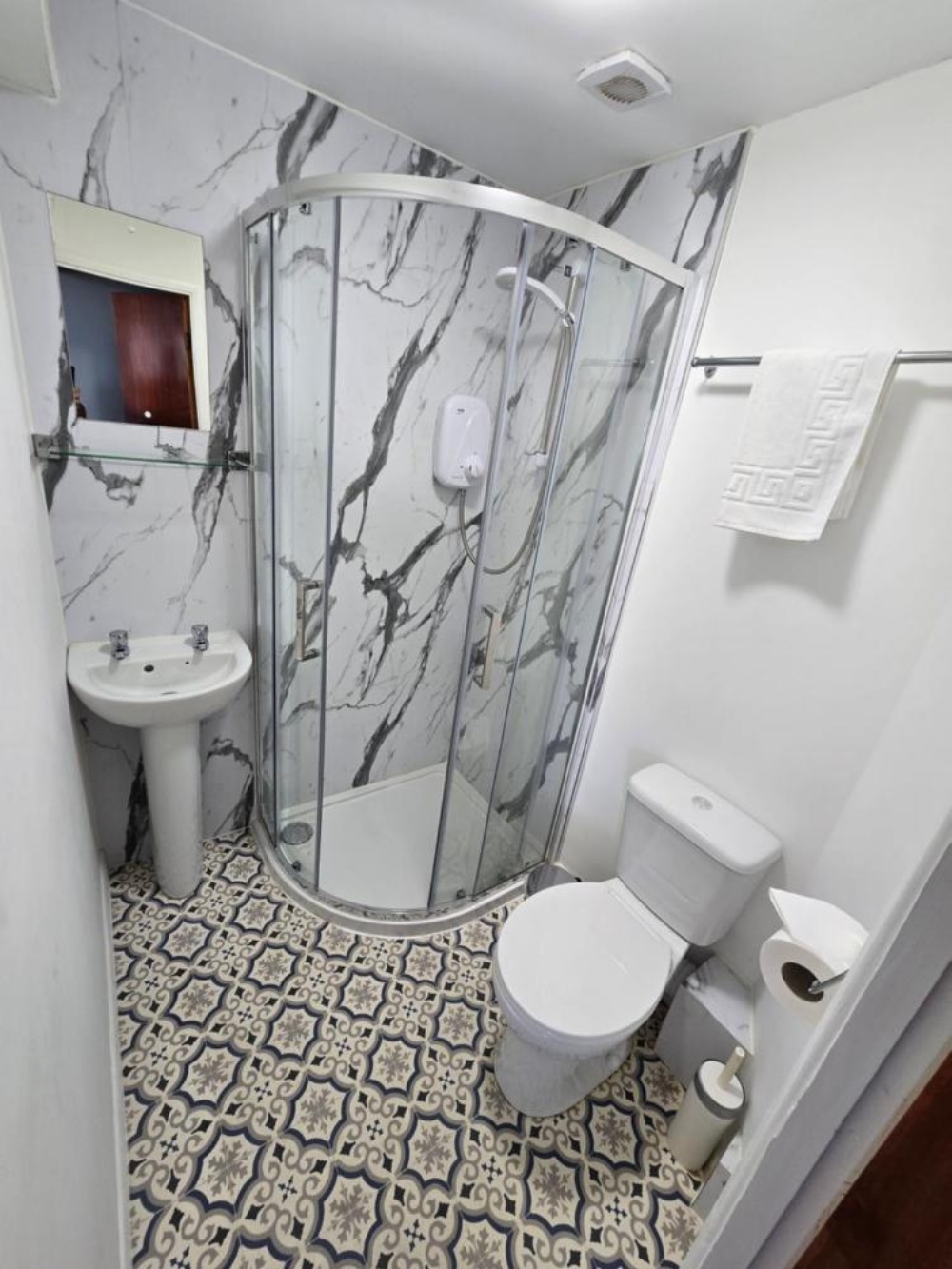 Room image 3