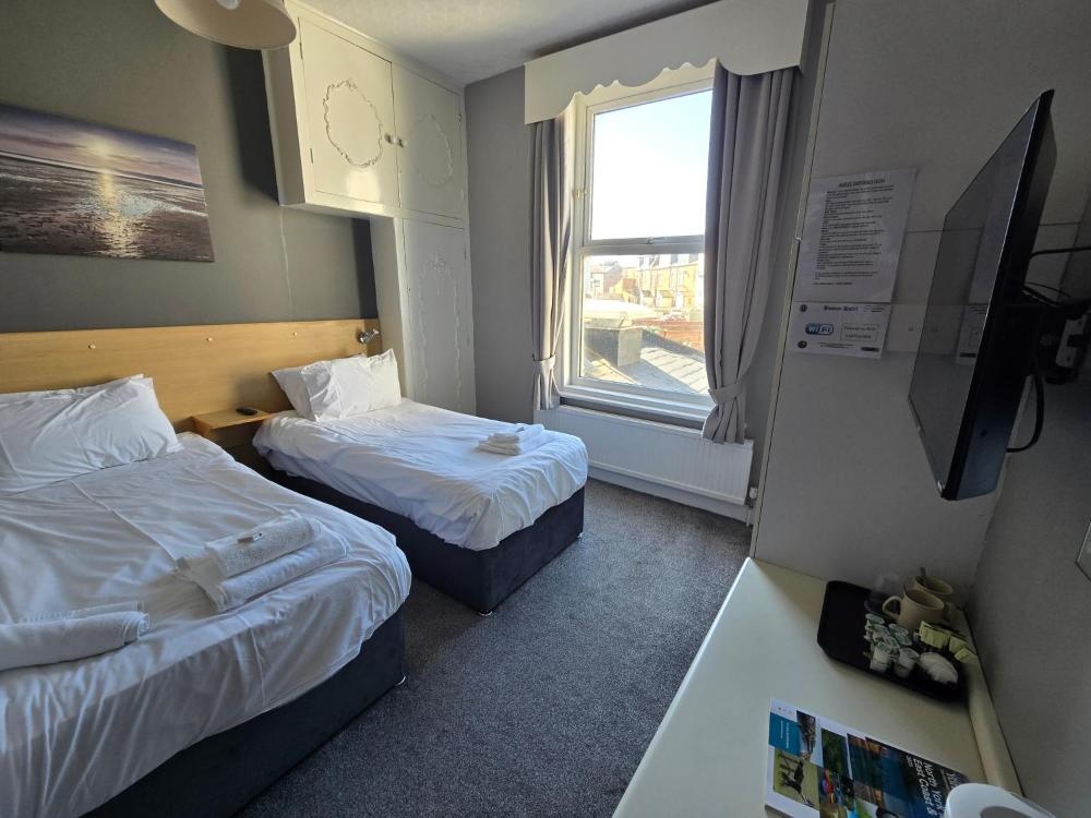 Room image 2