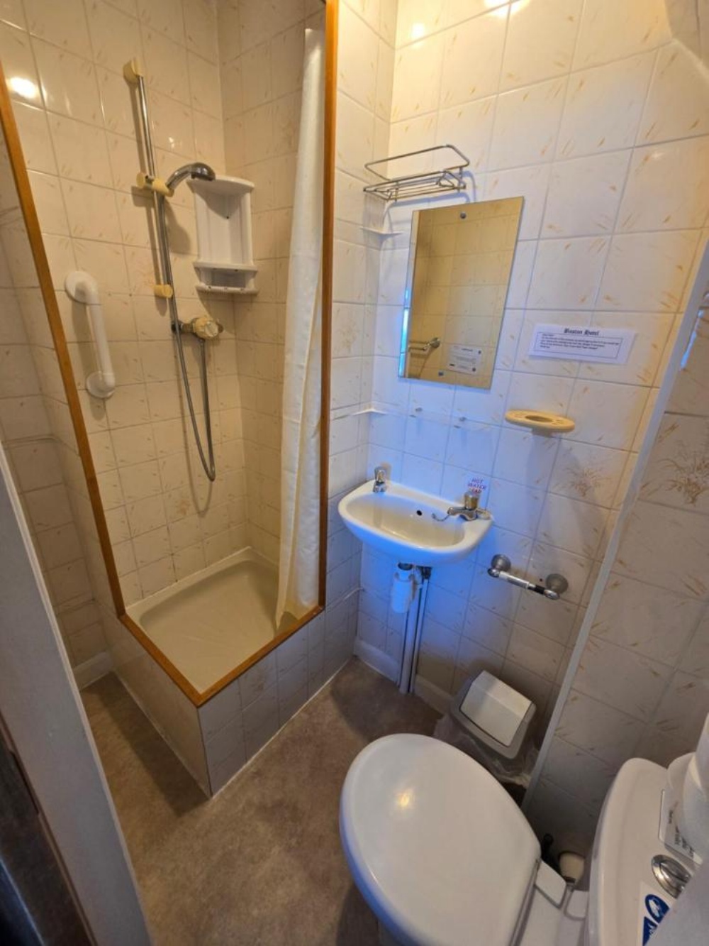 Room image 3