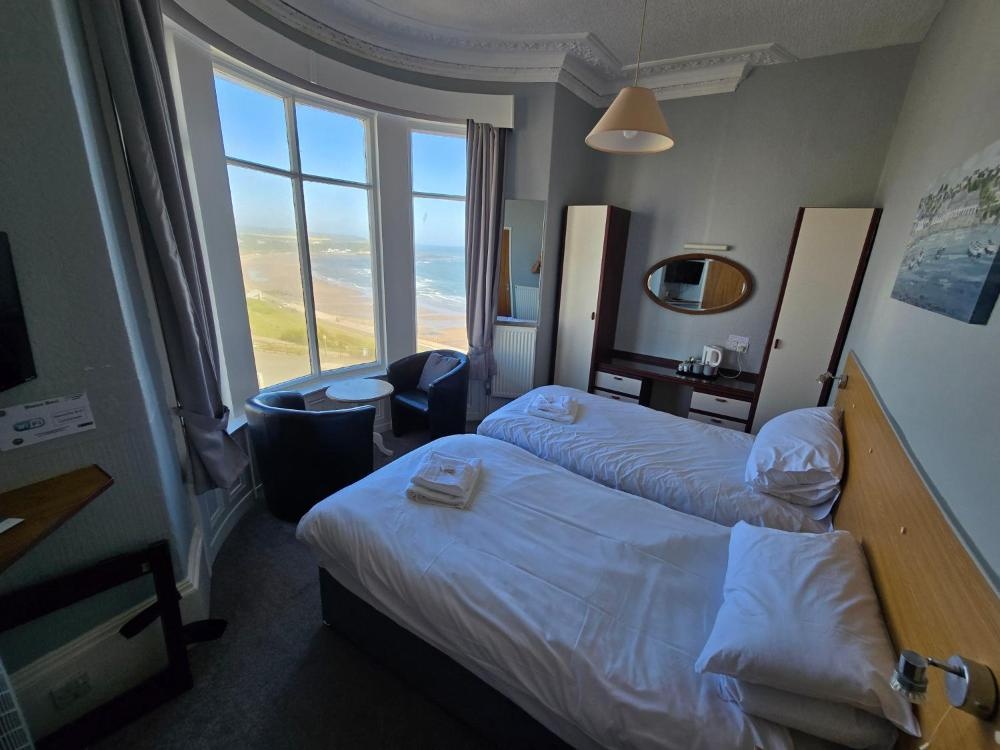 Room image 2