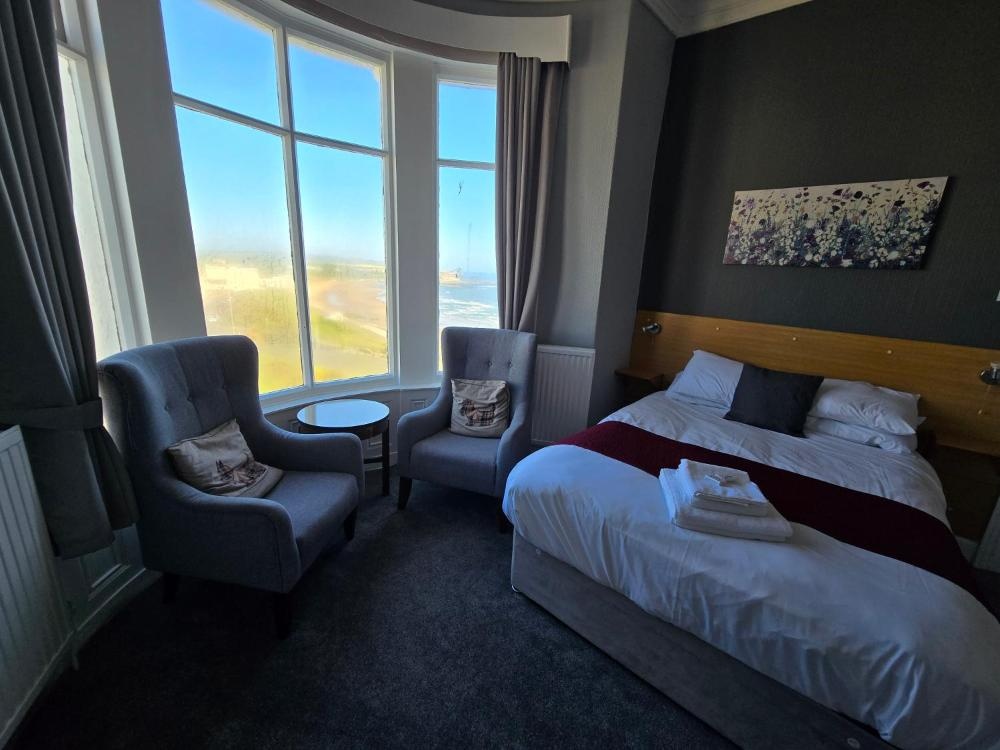 Room image 3