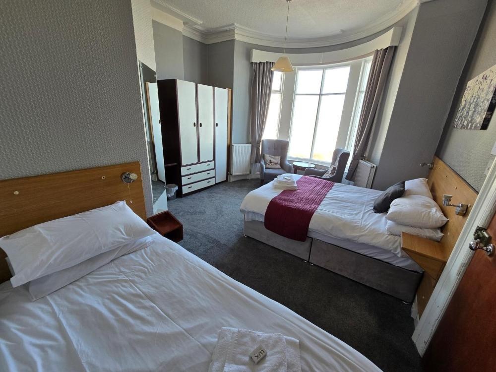 Room image 2