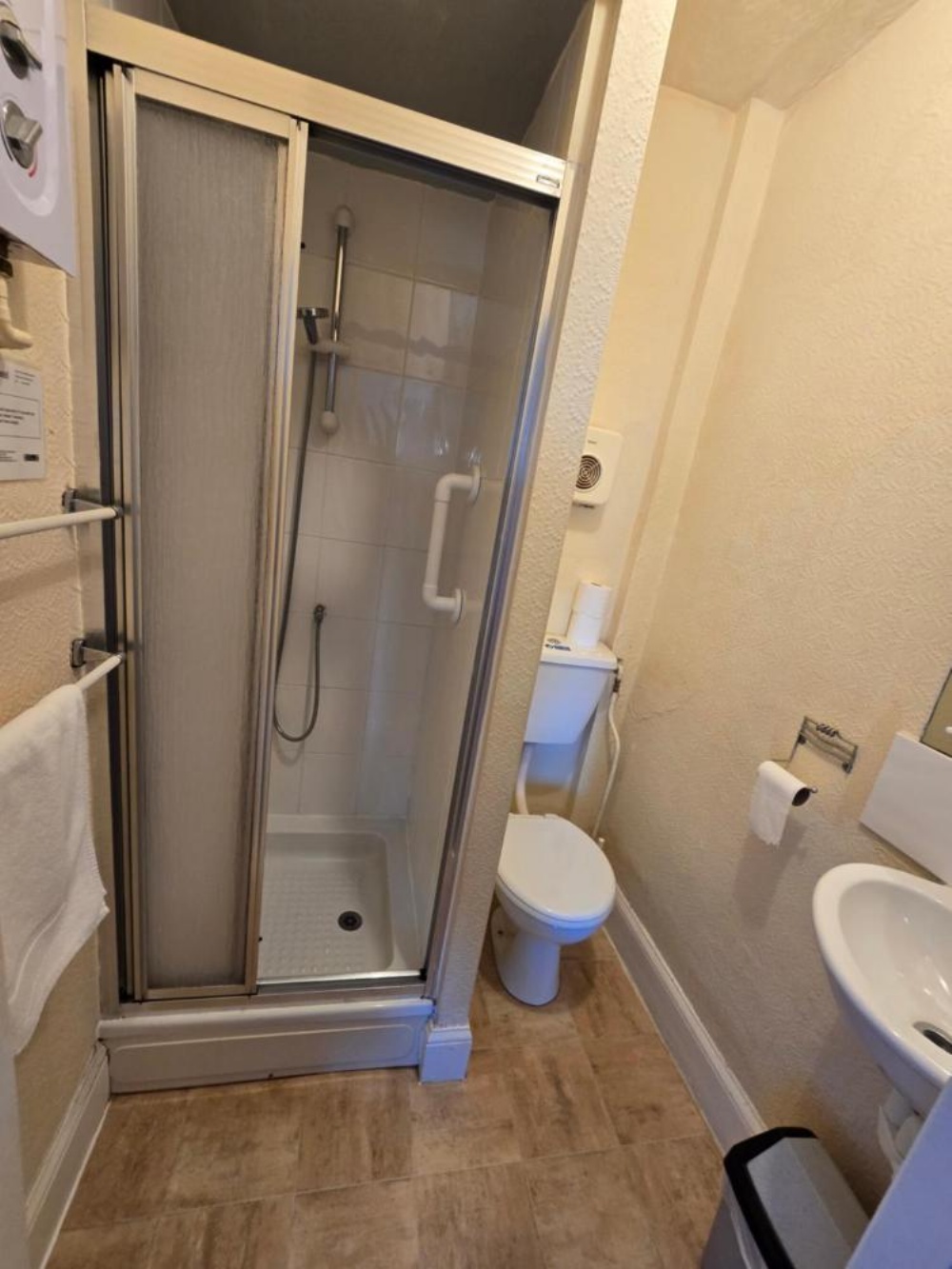 Room image 3