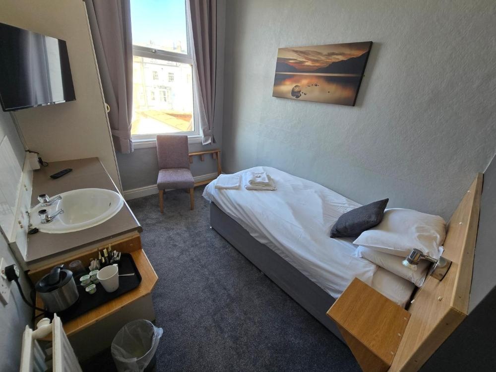 Room image 2