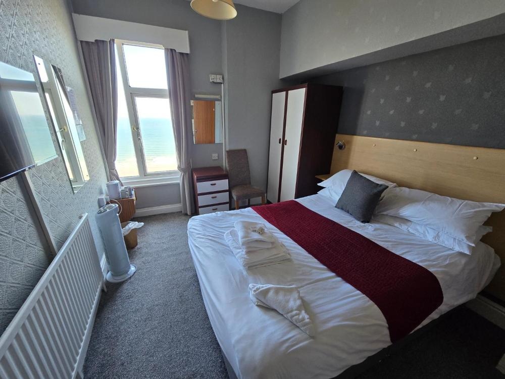 Room image 2