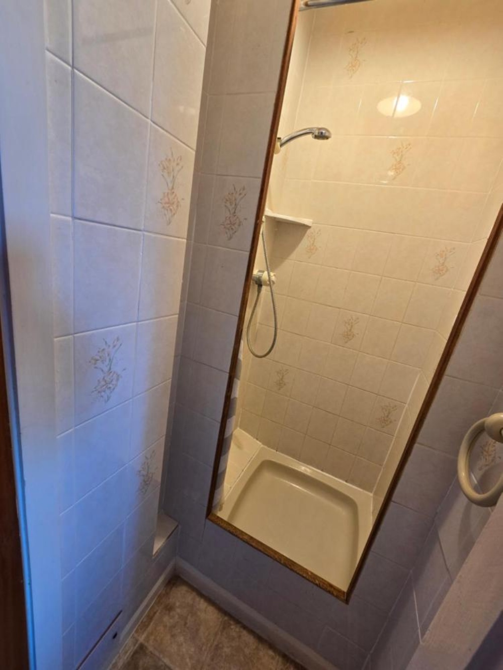 Room image 3