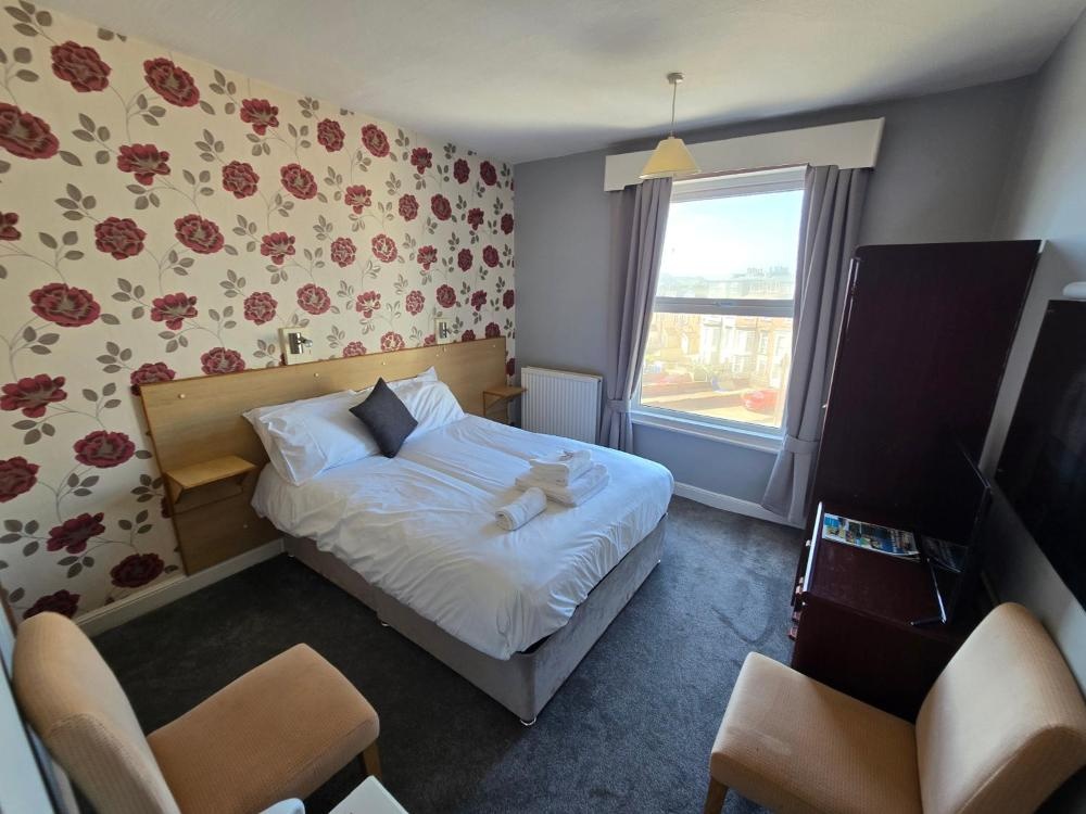 Room image 2