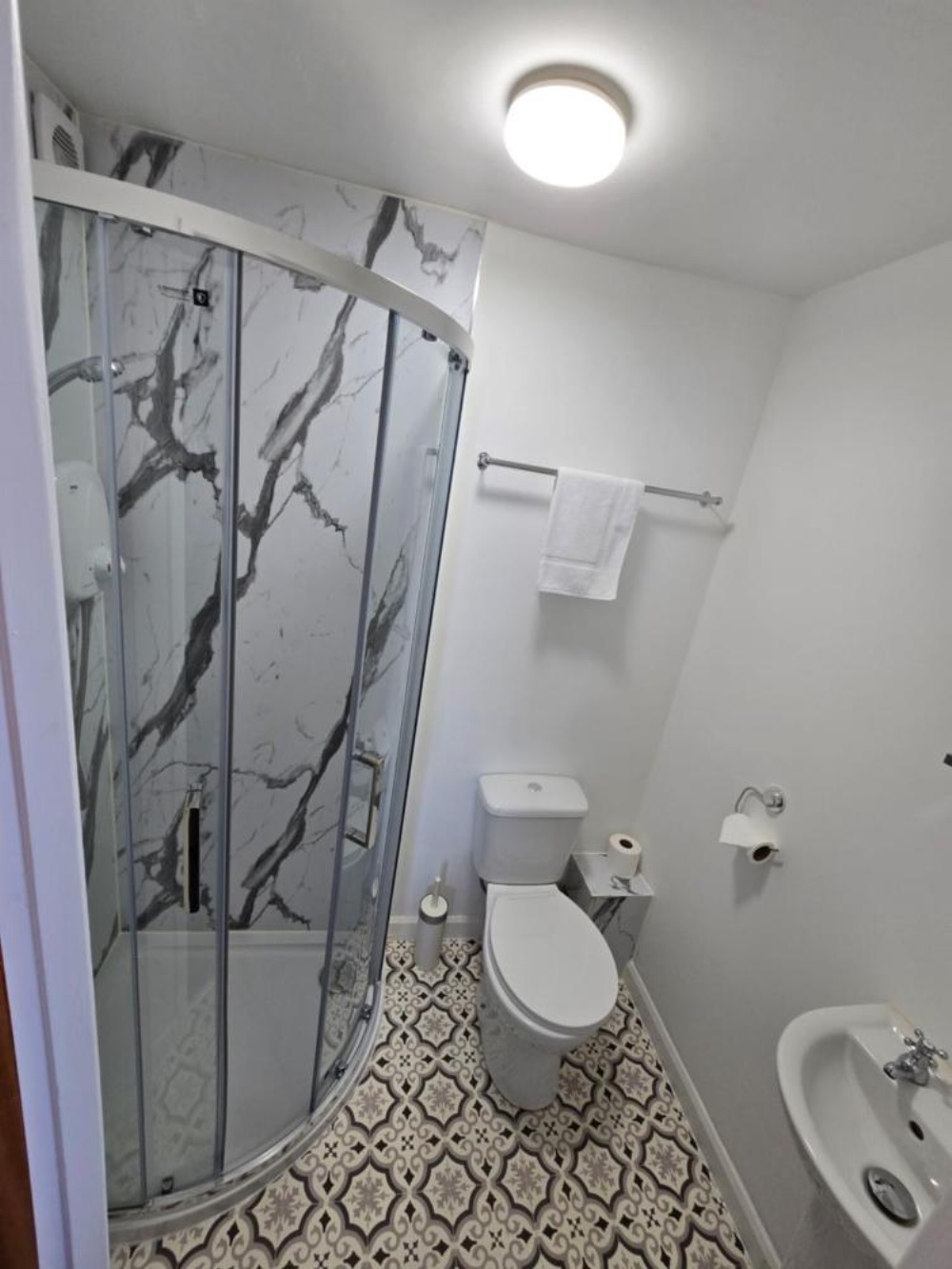 Room image 3