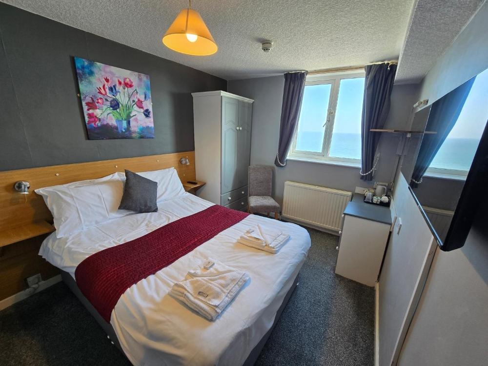 Room image 3
