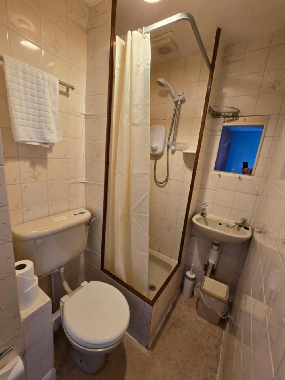 Room image 2